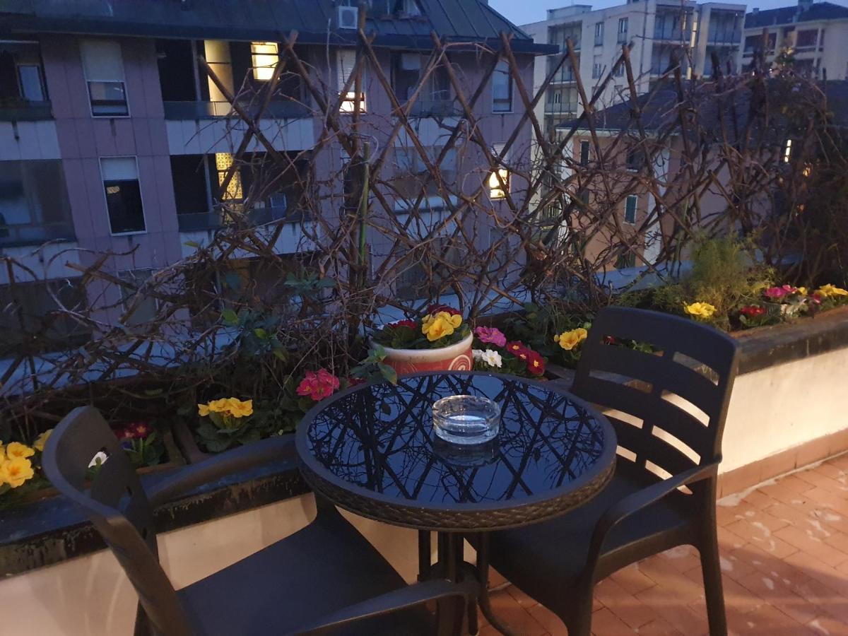 The Boheme Vintage Junior Suite ---- Cozy & Quiet & Comfortable With Private Bathroom & Fully Equipped Kitchenette & Cozy Balcony - Lift To 4Th Floor - Metro' Verde -Green Subway Porta Genova Mailand Exterior foto