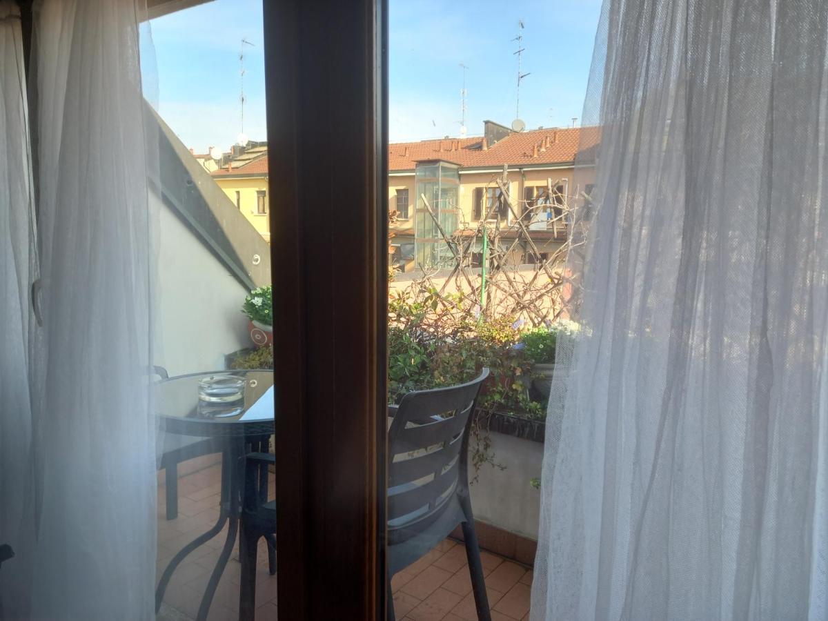 The Boheme Vintage Junior Suite ---- Cozy & Quiet & Comfortable With Private Bathroom & Fully Equipped Kitchenette & Cozy Balcony - Lift To 4Th Floor - Metro' Verde -Green Subway Porta Genova Mailand Exterior foto